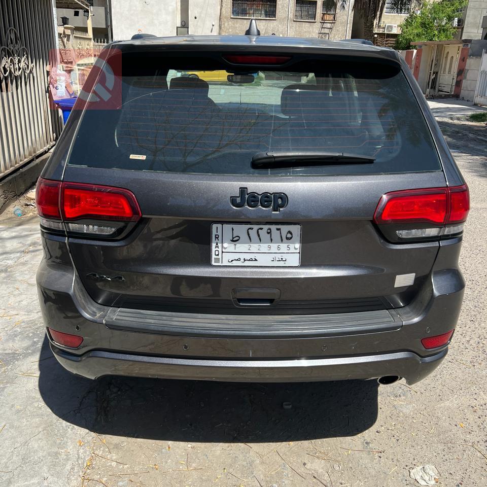 جیپ گراند شیرۆکی